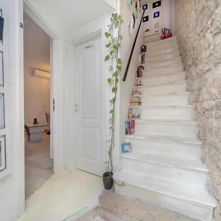 Casa Ivona * 로비니